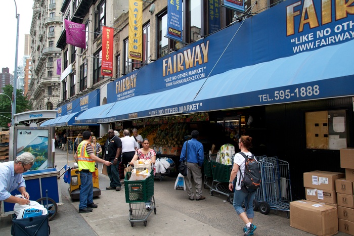 The same store in 2012, shortly before the redesign was implemented. The banners at the top already show Dom Bold in stacked caps.