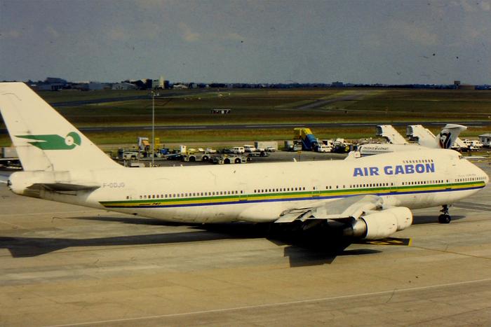 Taxi-ing out at JNB is F-ODJG. This aircraft flew its entire life with Air Gabon. The airframe was scrapped at Chalons-Vatry in 2006.