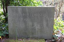 Anthony Froshaug gravestone