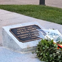 Commemorative plaque in honor of Covid-19 victims, Madrid