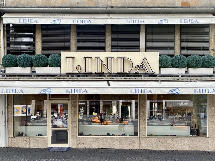 Linda Schuhsalon, Frankfurt am Main 1