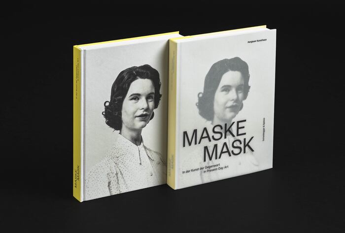 24.2×32.6 cm hardcover with and without dust jacket