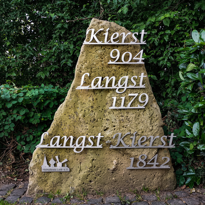 Langst-Kierst commemorative boulder