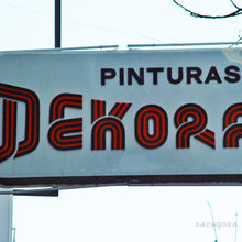 Pinturas Dekora sign