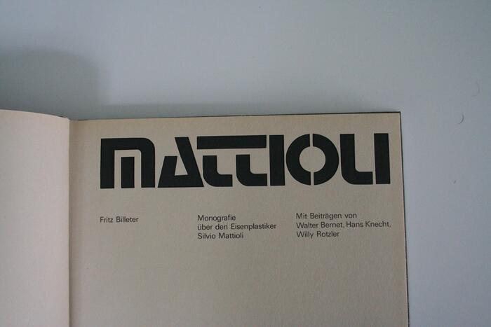 Detail of the title page. Here, the wordmark additionally features an O with stencil bridges.