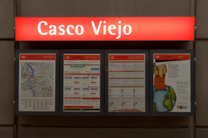 Casco Viejo station sign.