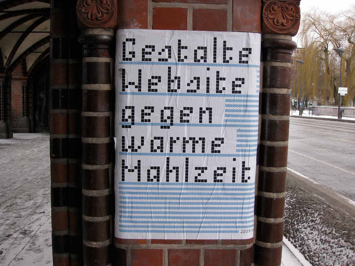 Gestalte Website gegen warme Mahlzeit