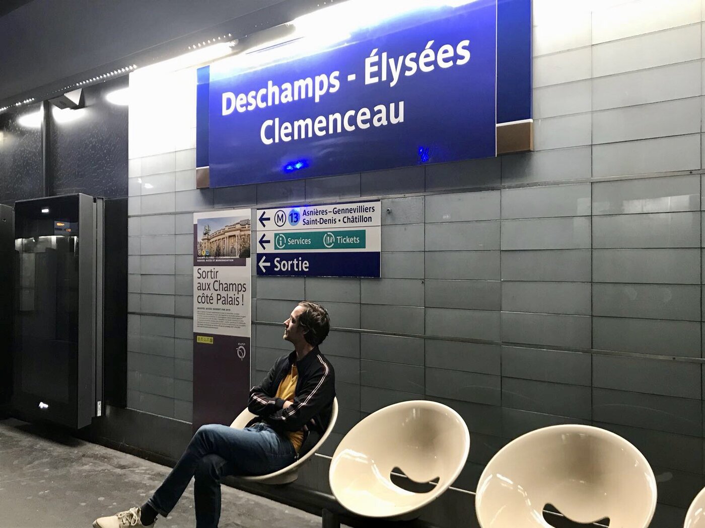 RATP metro signs and identity - Fonts In Use