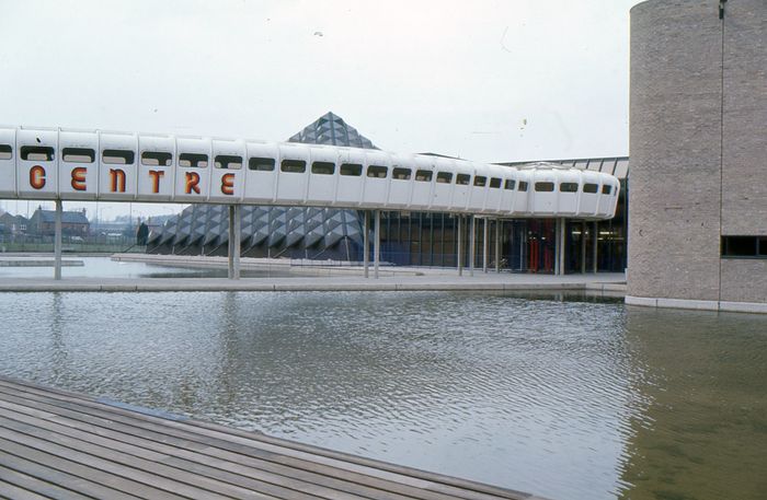 Bletchley Leisure Centre walkway 3