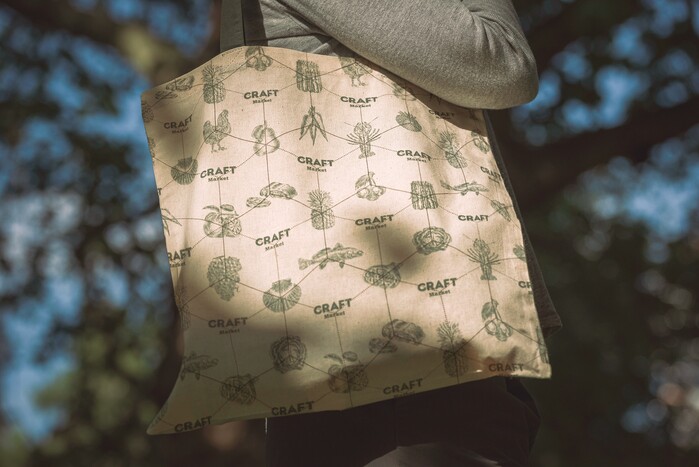 Tote design