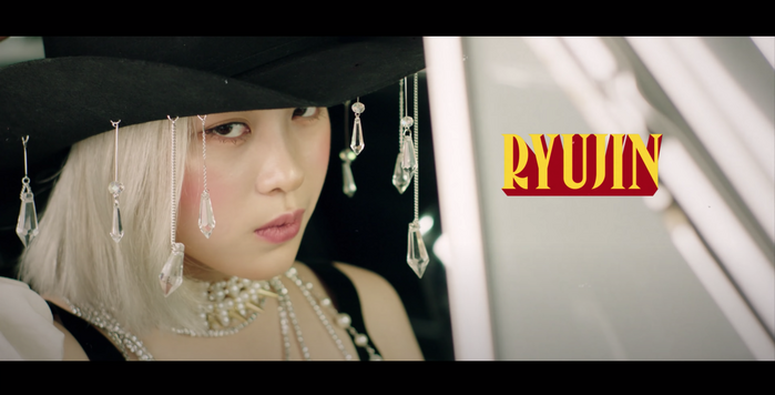 Itzy – “Not Shy” 5