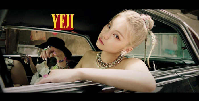Itzy – “Not Shy” 4