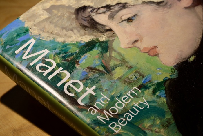 The unconventional arrangement of the title typography on the book jacket nicely integrates with the chosen detail of one of Manet’s paintings – and adds a contemporary touch along the way.