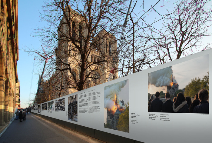 Notre-Dame de Paris signage 3