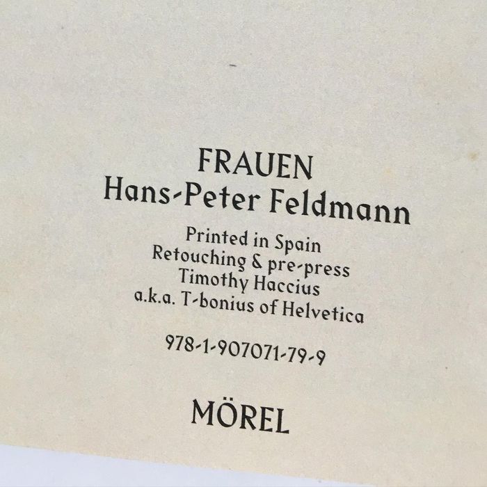 Frauen by Hans-Peter Feldmann 7