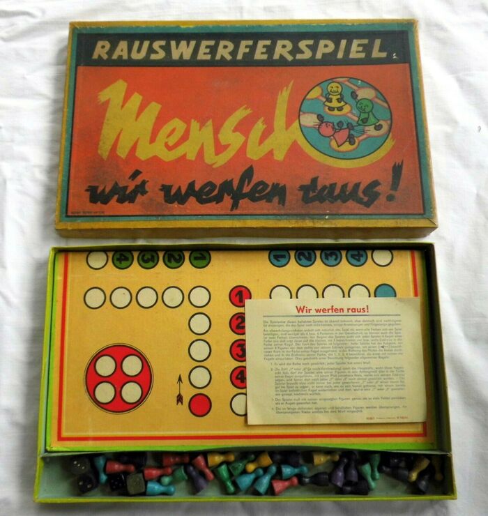 The manual is set in . Like Reporter, it was first issued in the late 1930s by one of the Wagner foundries, in this case . Arno Drescher’s sans serif was continued by the nationalized  after World War II.