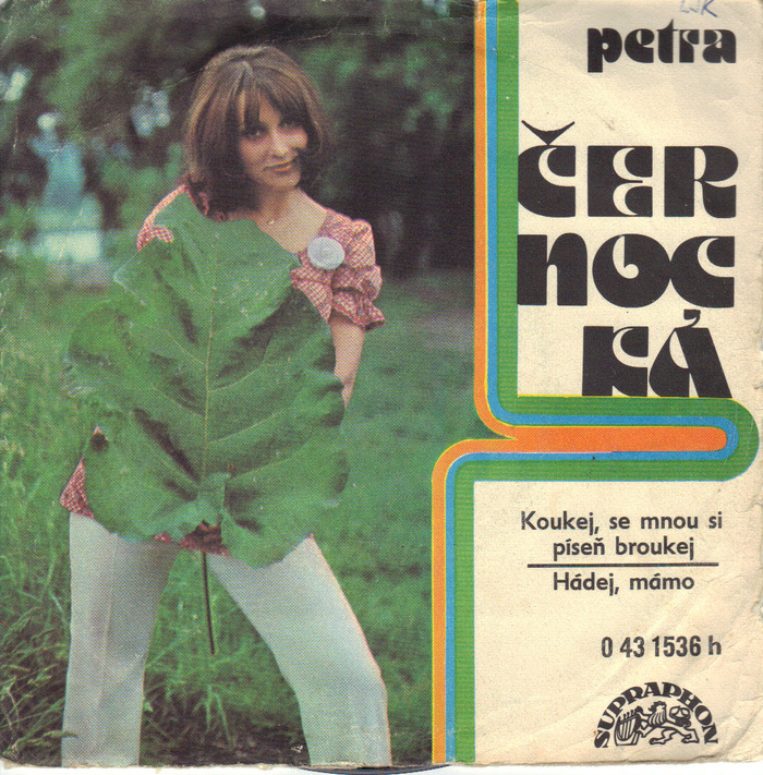 “Koukej, se mnou si píseň broukej” / “Hádej, mámo” sleeve (front).