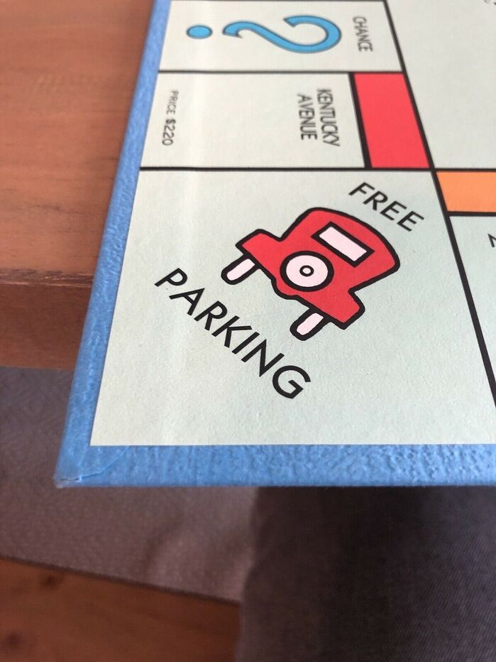 Monopoly board game (Parker Brothers, 1985) 6