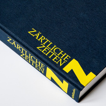 <cite>Rayk Goetze – Zärtliche Zeiten</cite>