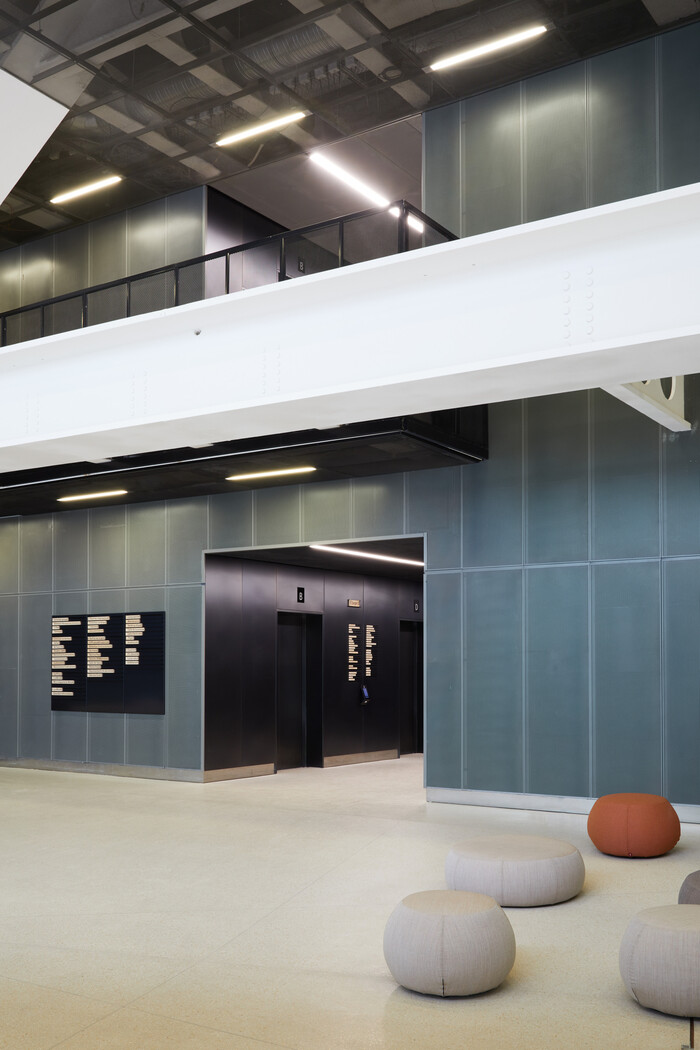 Group Le Monde headquarters wayfinding 6