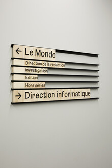 Group Le Monde headquarters wayfinding