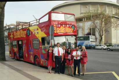 A photo of the first sightseeing operations, which was launched in Sevilla Spain in 1998. Notice that the original name affixed to the bus was ‘Sevilla Tour’ – the ‘City Sightseeing’ name was launched later.