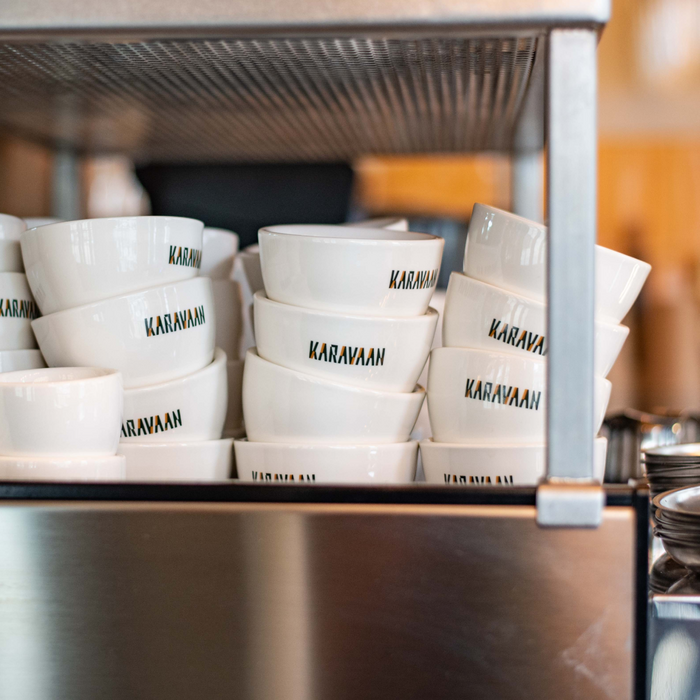 Karavaan cafe bar identity 3