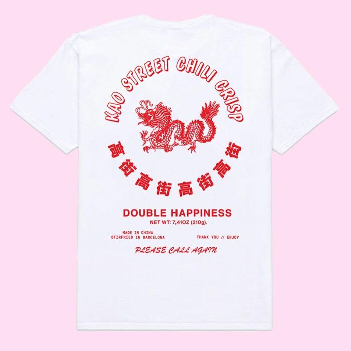 Some merchandise items like this T-shirt additionally use other typefaces, including a shaded version of  Casual, an unidentified bold Chinese gothic, , and all-caps . These are apparently intended as a tongue-in-cheek reference to designs like the iconic Sriracha hot sauce bottle, mimicking its eclectic amateur typography.