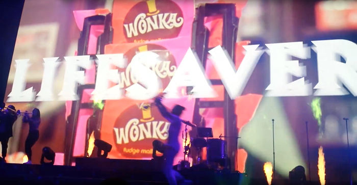 Lyrics hover and vibrate — Willy Wonka, December 22, 2017 at the Key Arena, Seattle