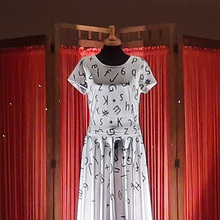 <cite>Tilburgse Revue</cite> typographic dress