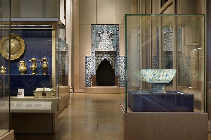 Jameel gallery of Islamic art at V&A museum 3