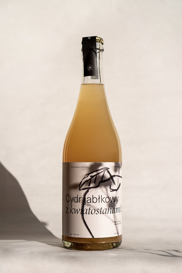 Apple cider with elderflower