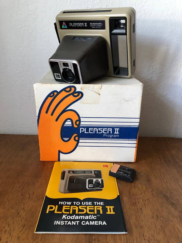 Kodak Pleaser II and Pleaser Trimprint instant cameras 3