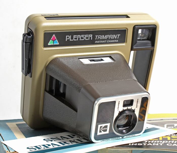 Kodak Pleaser II and Pleaser Trimprint instant cameras 6