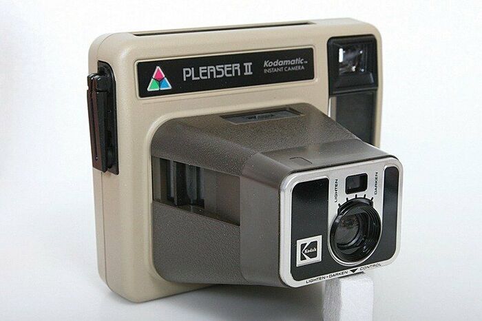 Kodak Pleaser II and Pleaser Trimprint instant cameras 1