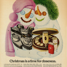 “Christmas is a time for closeness” Norelco ad