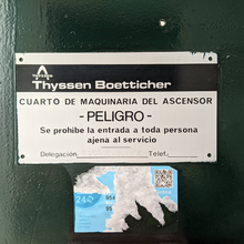 Thyssen Boetticher elevator machine room sign