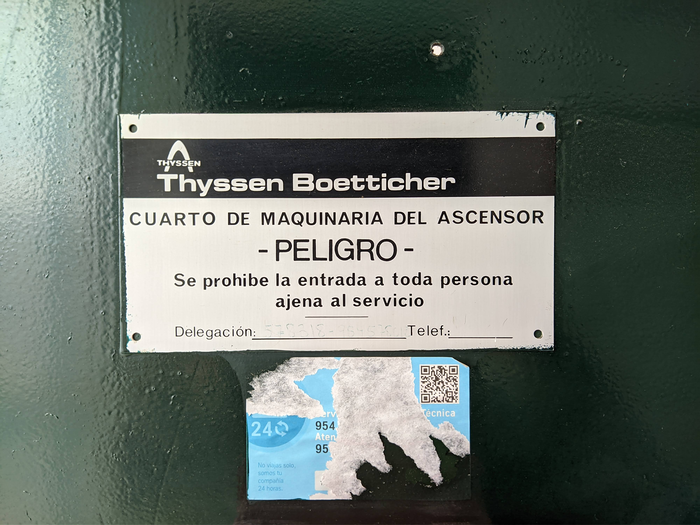 Thyssen Boetticher elevator machine room sign