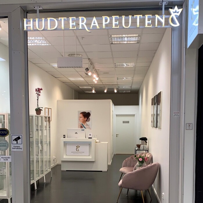 Hudterapeuten C skin care clinic identity 1