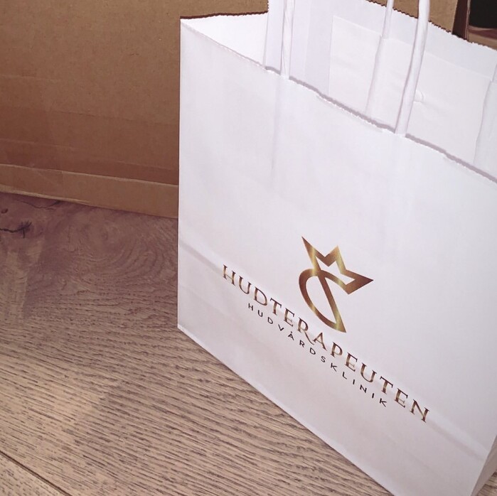 Hudterapeuten C skin care clinic identity 4