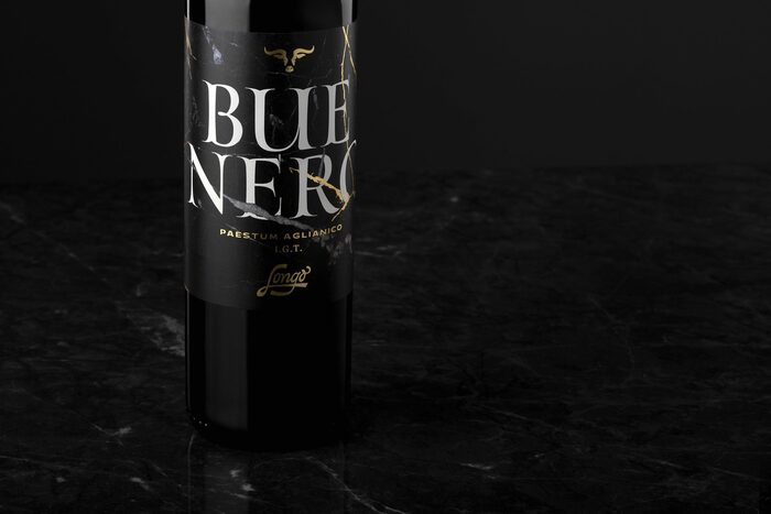 Bue Nero, Aglianico wine label 4