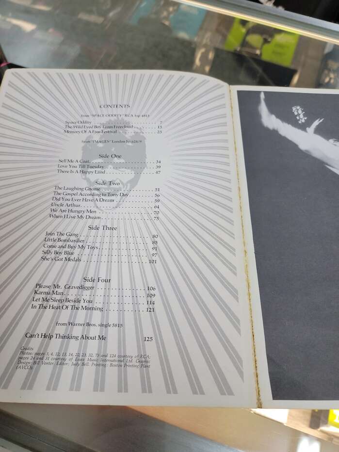 The table of contents is set in .