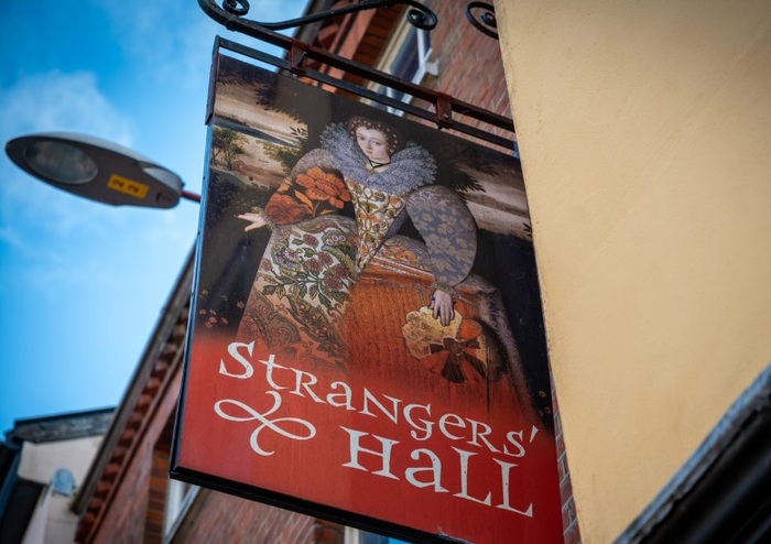 Strangers’ Hall museum logo