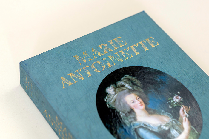 Marie Antoinette by Jean-Clément Martin and Cécile Berly 2