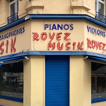 Royez Musik shop front
