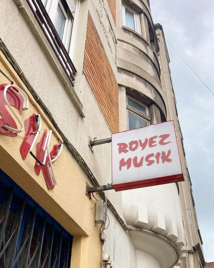 Royez Musik shop front 2