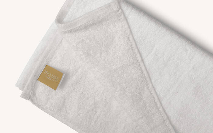 A towel featuring Sudtipos’ Esmeralda