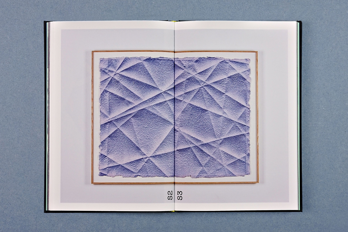 Papier by Raphael Grotthuss