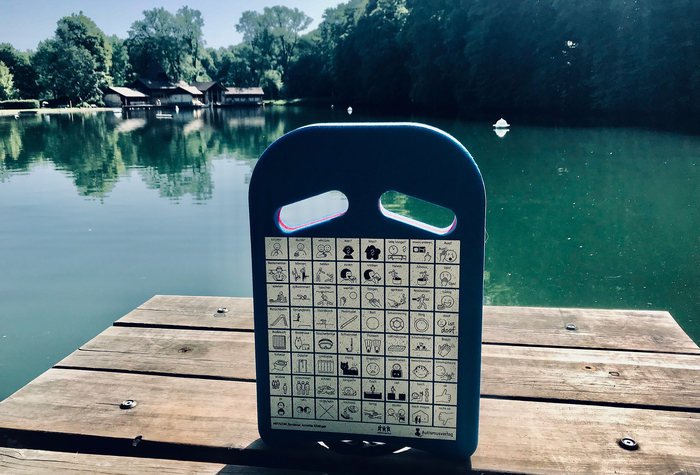 Communicating while swimming