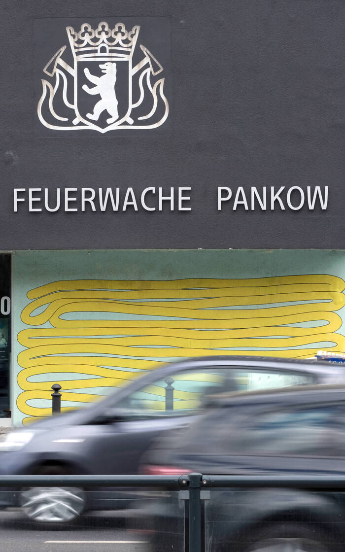 Fire station Pankow, set in Change Letter, which is no different from Change (Sans) in most capital letters.